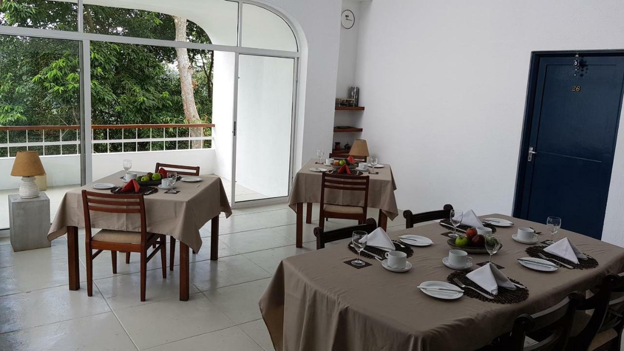 Regent Lodge Hotel & Villa Kandy Extérieur photo
